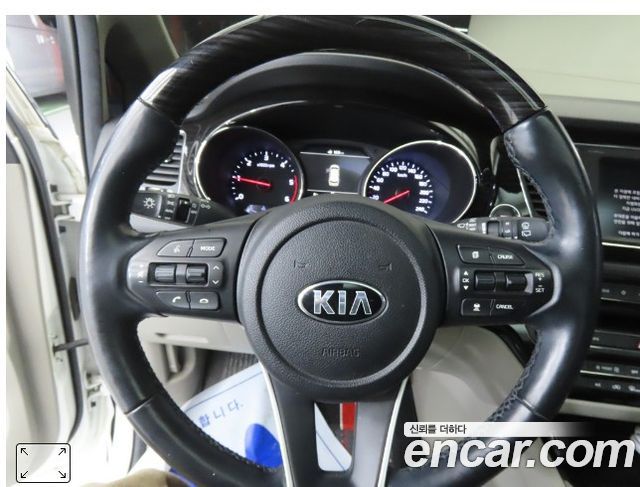 Kia Canival 2019 — photo 12