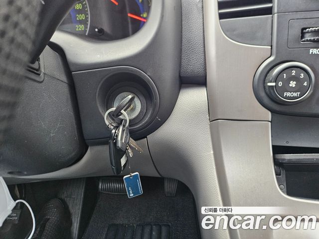 Kia Canival 2010 — photo 11