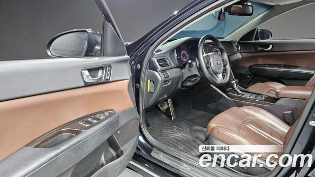 Kia K5 2016 — photo 10
