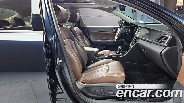Kia K5 2016 — photo 11
