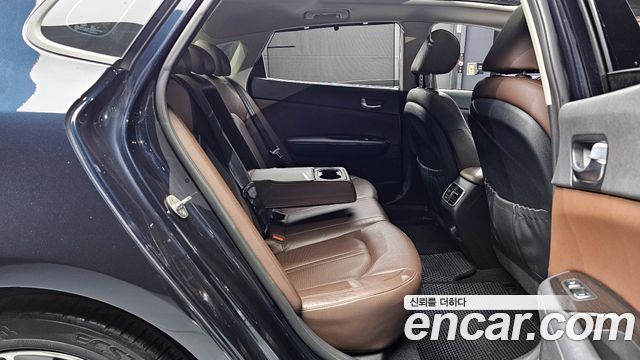 Kia K5 2016 — photo 12