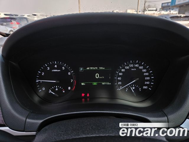 Genesis G80 2017 — photo 8