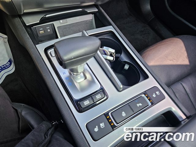 Genesis G80 2017 — photo 9