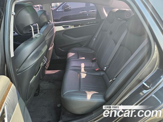 Genesis G80 2017 — photo 11