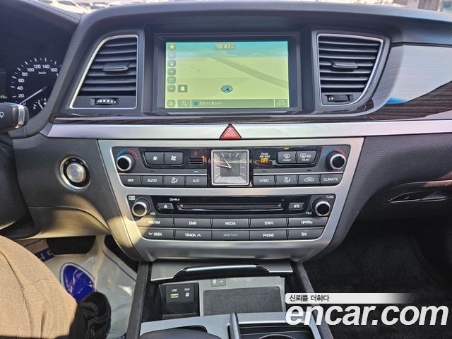 Genesis G80 2017 — photo 12