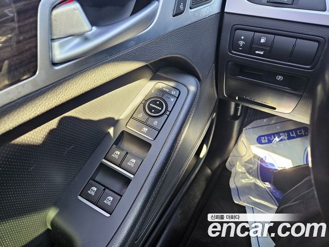 Genesis G80 2017 — photo 15