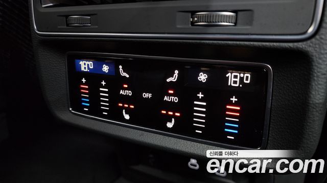 Audi Q8 2023 — photo 19