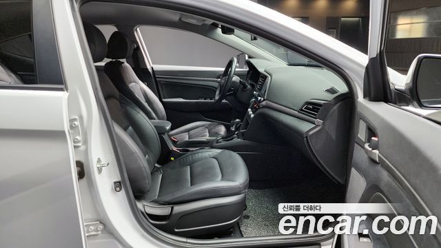 Hyundai AVANTE 2019 — photo 10