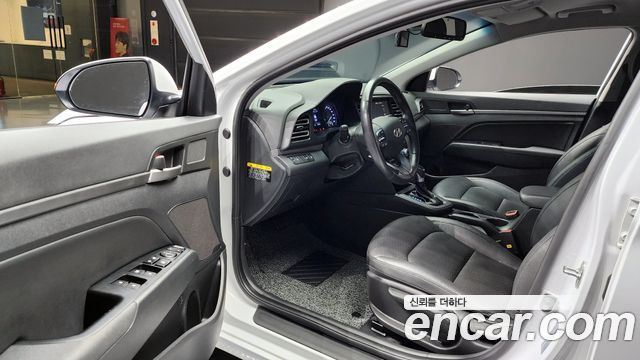 Hyundai AVANTE 2019 — photo 11