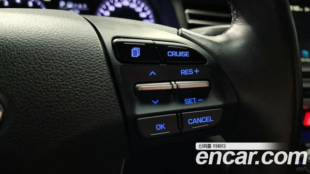 Hyundai AVANTE 2019 — photo 13