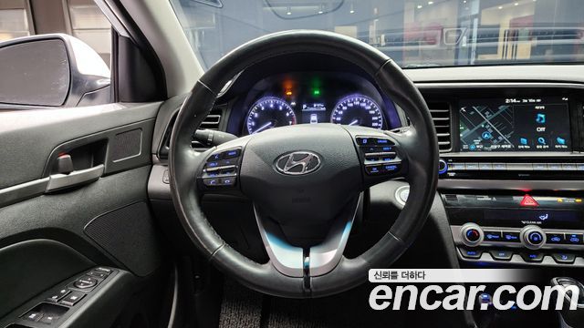Hyundai AVANTE 2019 — photo 14