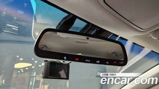 Hyundai AVANTE 2019 — photo 18