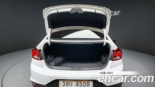 Hyundai AVANTE 2019 — photo 20
