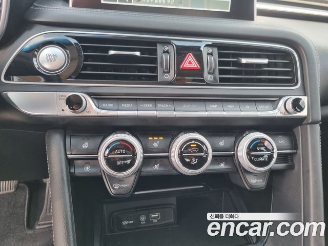 Genesis G70 2019 — photo 12