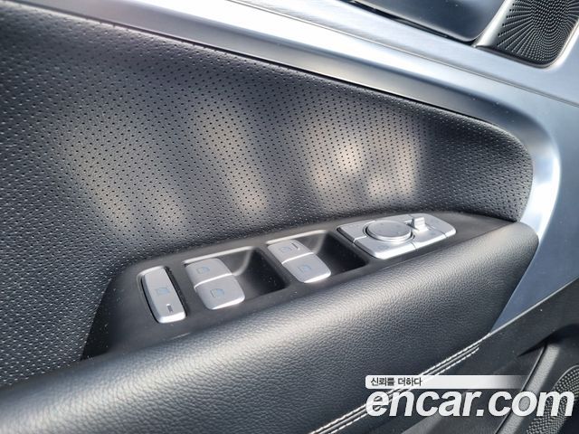 Genesis G70 2019 — photo 15