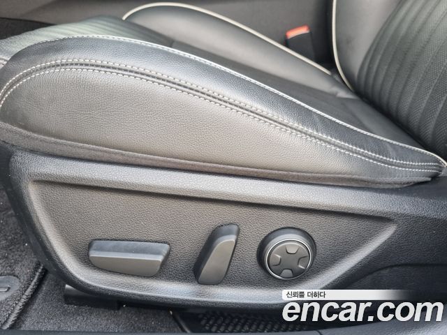 Genesis G70 2019 — photo 17