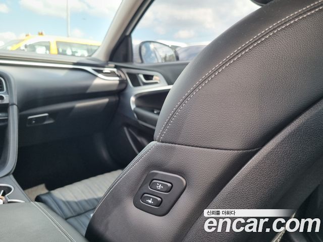 Genesis G70 2019 — photo 18