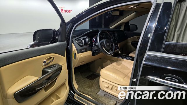Kia Canival 2019 — photo 10
