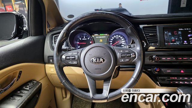 Kia Canival 2019 — photo 13