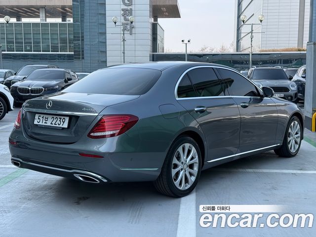 Mercedes-Benz E-Class 2017 — photo 2