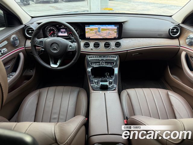 Mercedes-Benz E-Class 2017 — photo 7