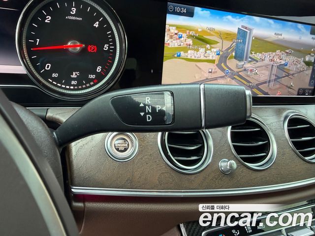 Mercedes-Benz E-Class 2017 — photo 9