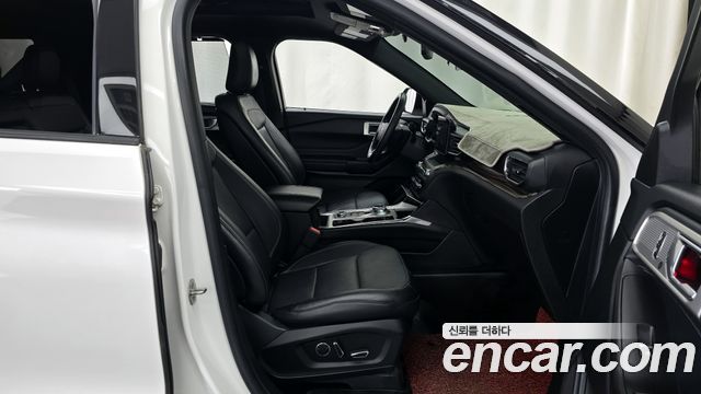 Ford Explorer 2020 — photo 11