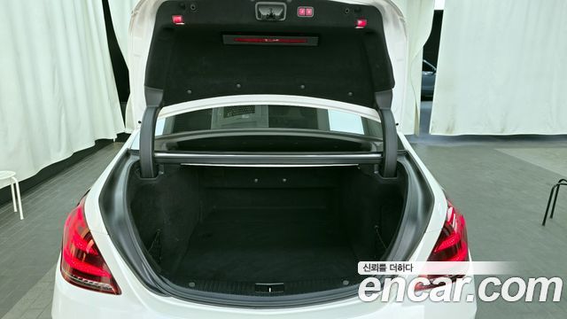 Mercedes-Benz S-Class 2018 — photo 20