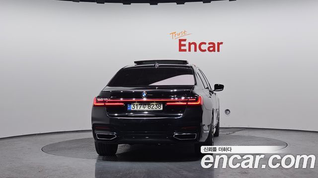 BMW 7-Series 2021 — photo 4