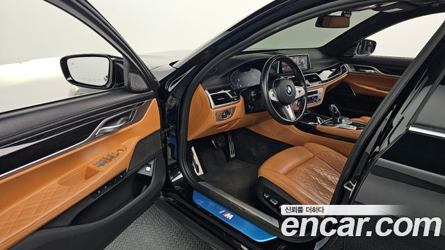 BMW 7-Series 2021 — photo 11