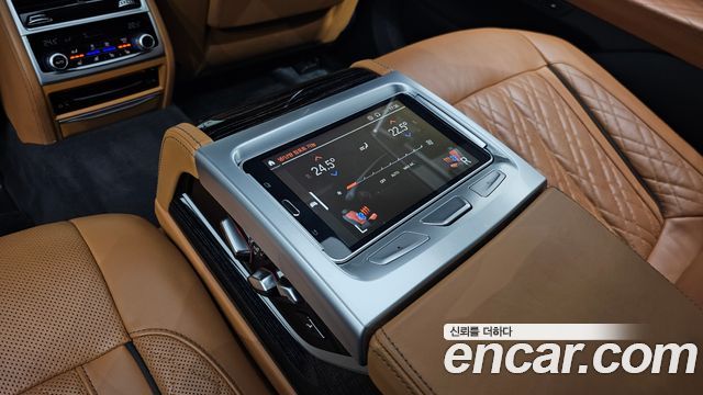 BMW 7-Series 2021 — photo 19