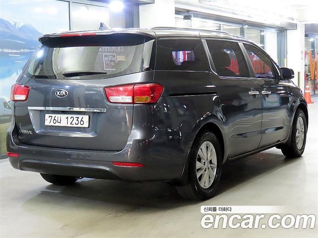 Kia Canival 2015 — photo 2