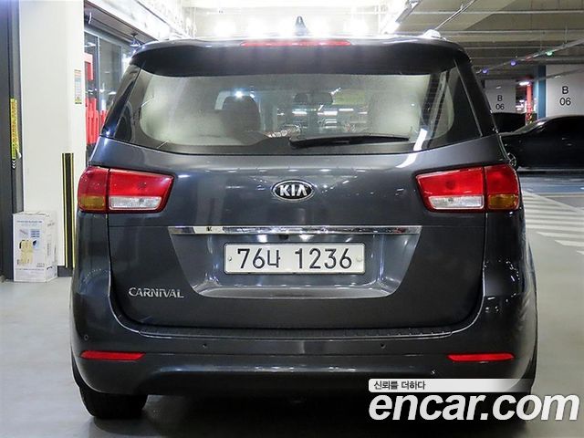 Kia Canival 2015 — photo 4