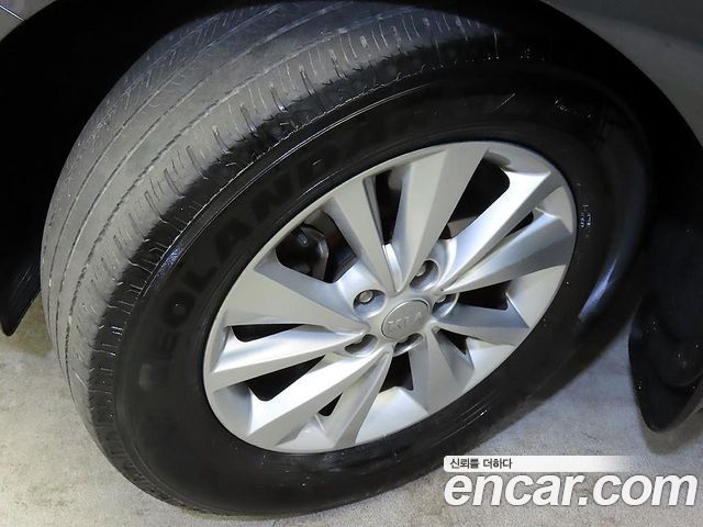 Kia Canival 2015 — photo 5