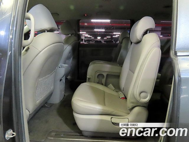 Kia Canival 2015 — photo 10