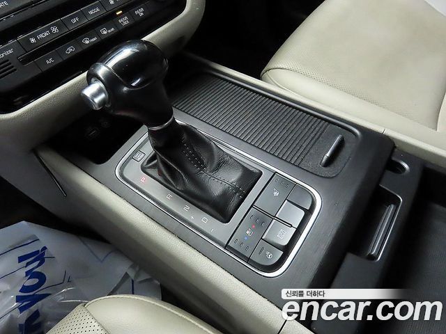 Kia Canival 2015 — photo 13
