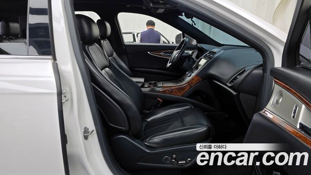 Lincoln MKX 2016 — photo 11