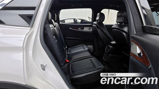 Lincoln MKX 2016 — photo 12