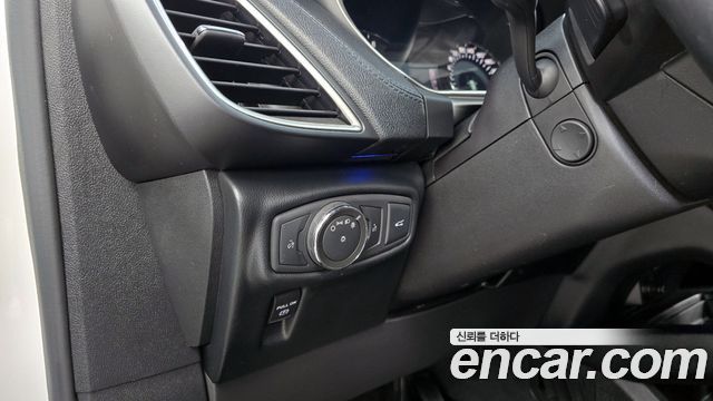 Lincoln MKX 2016 — photo 17