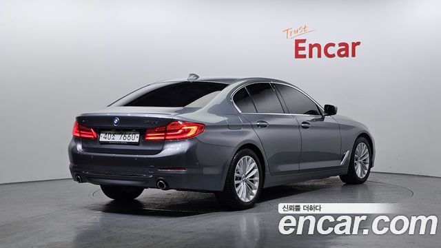 BMW 5-Series 2019 — photo 2