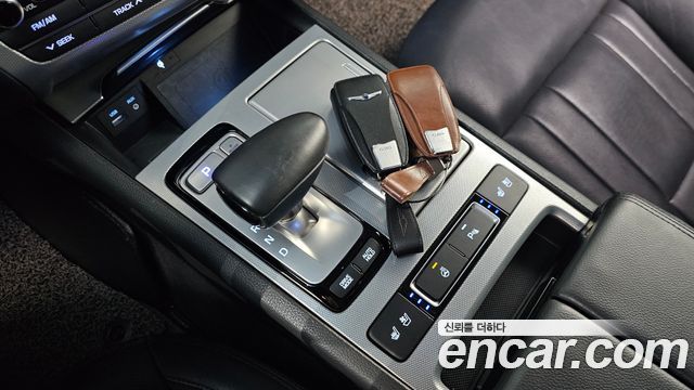 Genesis G80 2017 — photo 9