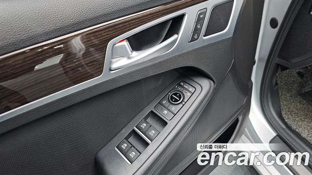 Genesis G80 2017 — photo 12