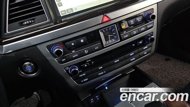 Genesis G80 2017 — photo 17