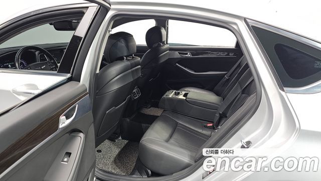 Genesis G80 2017 — photo 18