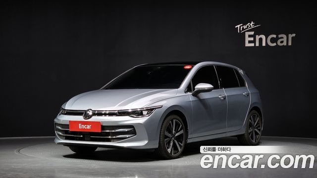 Volkswagen Golf 2025 — photo 1