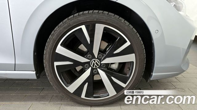Volkswagen Golf 2025 — photo 5