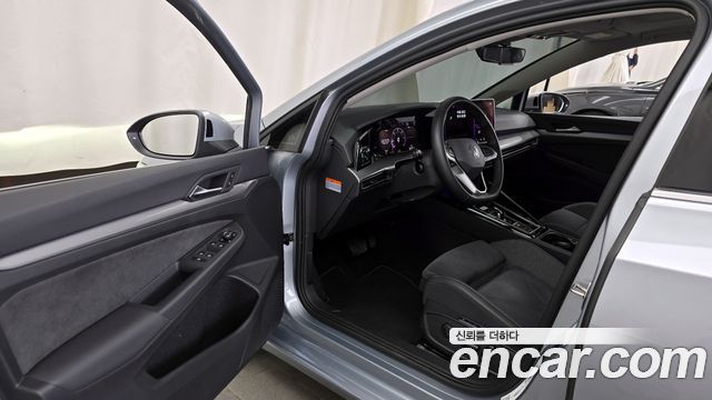 Volkswagen Golf 2025 — photo 10