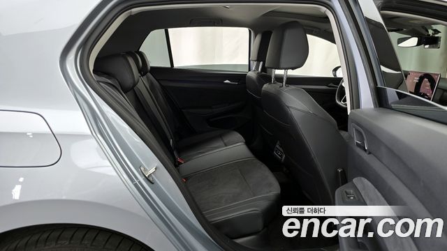 Volkswagen Golf 2025 — photo 12