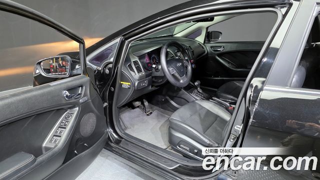 Kia K3 2014 — photo 10