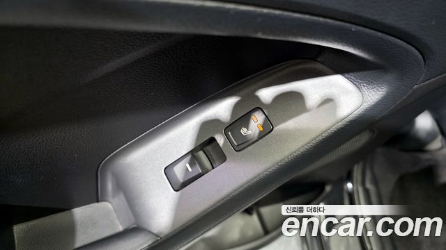 Kia K3 2014 — photo 19